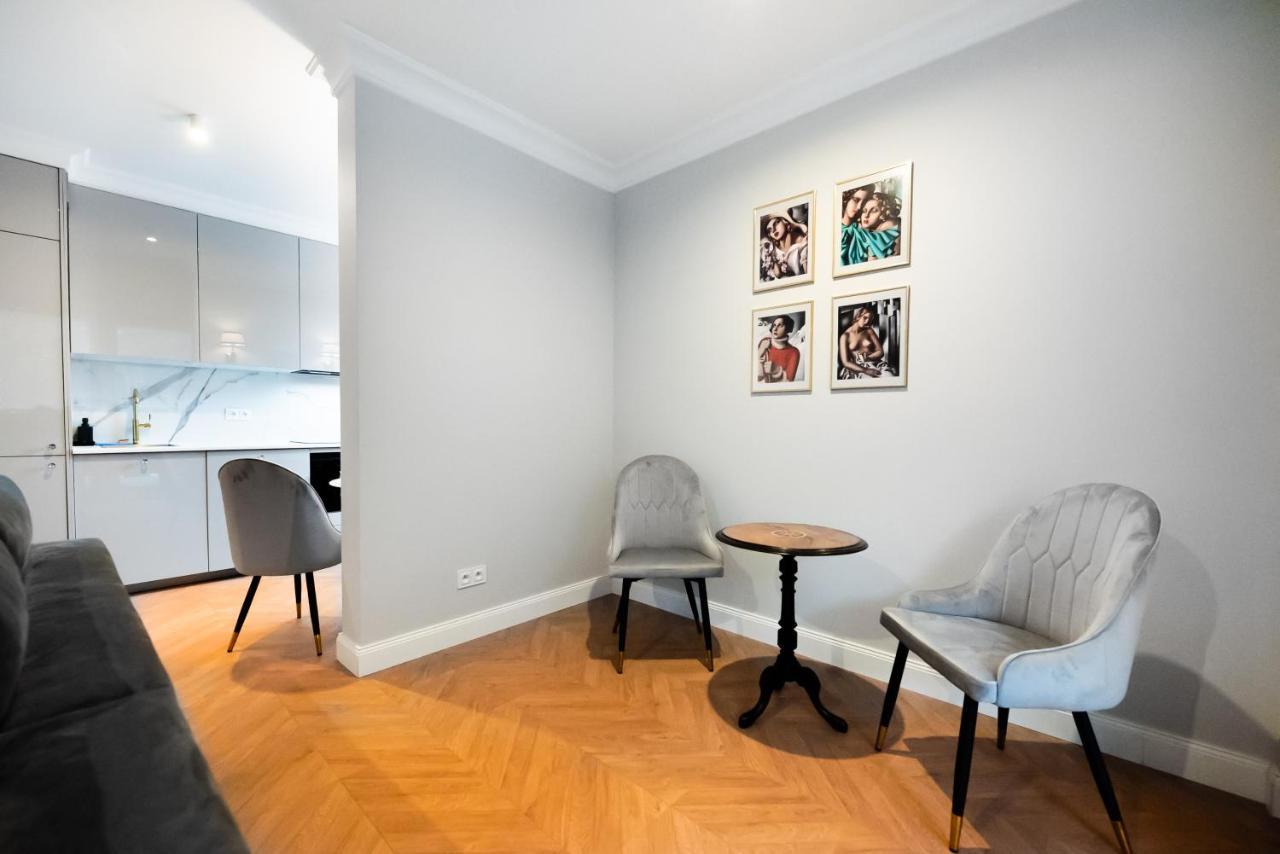 Stara Praga Superior Apartment وارسو المظهر الخارجي الصورة