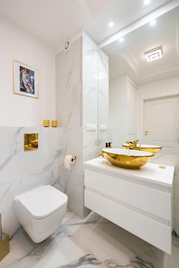 Stara Praga Superior Apartment وارسو المظهر الخارجي الصورة